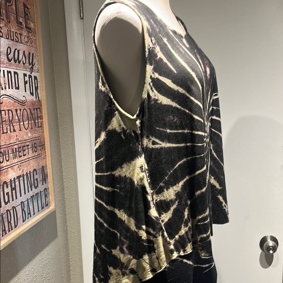 Black and White Spiral Tie-Dye Tank Top - Picture 2 of 16